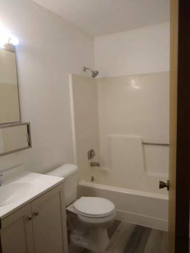 Main picture of 311 S Grand Ave