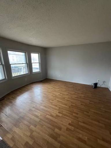Main picture of 513 E Suttenfield St