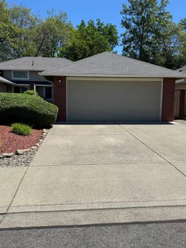 Main picture of 1323 Golden Park Dr