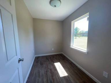 Main picture of 2818 Highway 14 E