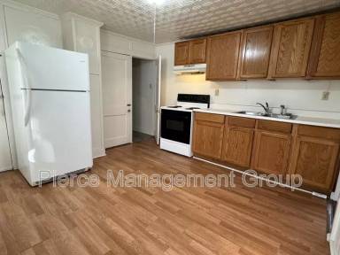 Main picture of 120 Elm St
