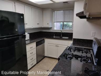 Main picture of 1446 Elm St