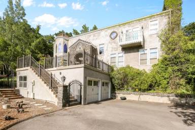 Main picture of 520 Glenview Dr