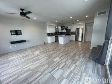 Main picture of 801 E Park Modern Dr