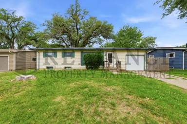 Main picture of 1415 N Prairie Ln