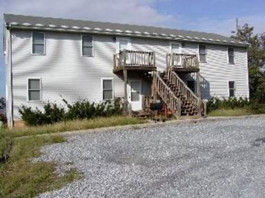 Main picture of 138 Center Dr