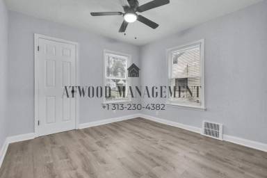 Main picture of 13500 Stahelin Ave