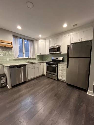 Main picture of 828 League St