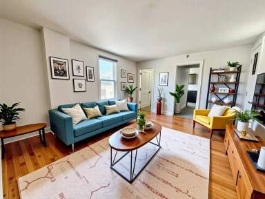 Main picture of 1164 E King St
