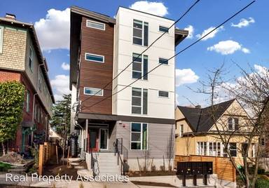 Main picture of 1814 E John St