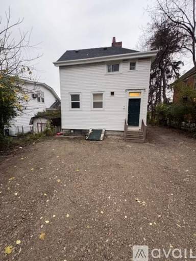 Main picture of 1407 W North Bend Rd