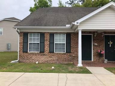 Main picture of 4 Guinevere Ln