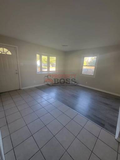 Main picture of 4317 Buchanan St
