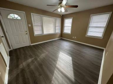 Main picture of 2317 Walnut St