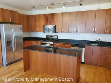 Main picture of 24 Bay State Rd