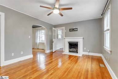 Main picture of 231 W Hillcrest Dr