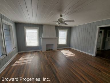 Main picture of 409 NE 1st Ave