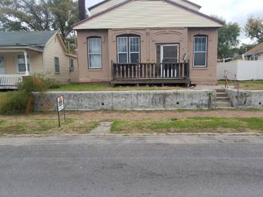 Main picture of 2207 S 11th St