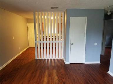 Main picture of 5136 Westchase Ct