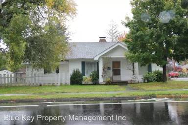 Main picture of 5670 SW Lombard Ave