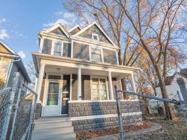 Main picture of 2817 15th Ave S