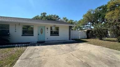 Main picture of 2720 S Sunrise Ct