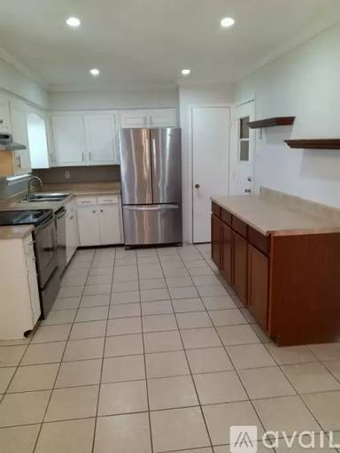 Main picture of 722 McDivitt Dr