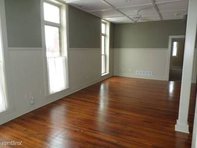 Main picture of 113 S Buffalo St