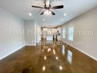 Main picture of 292 Cosey St
