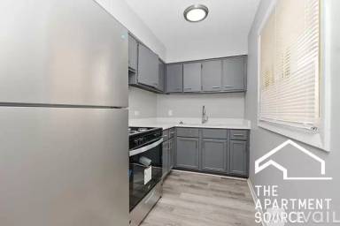 Main picture of 7806 S Troy St