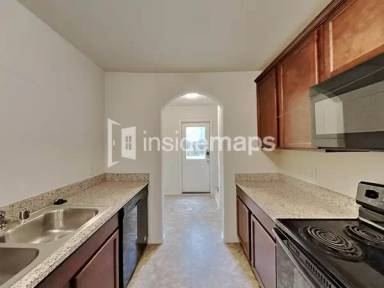 Main picture of 3808 De Maggio St