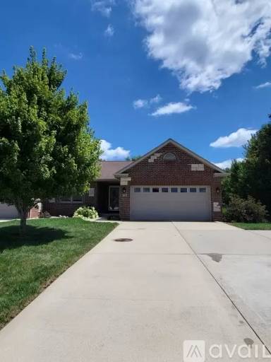 Main picture of 319 Jarvis Ct