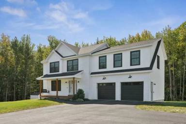 Main picture of 47 White Oak Dr