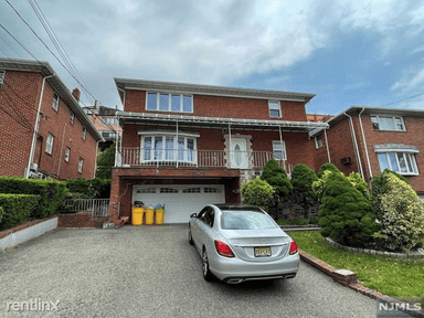 Main picture of 210 11th St