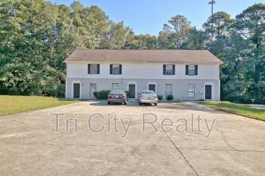 Main picture of 220 Meadowbrook Ct
