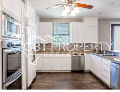 Main picture of 324 E Castlewood Dr