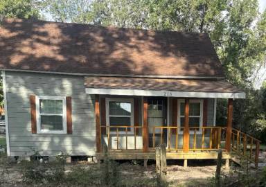 Main picture of 213 Crawford St