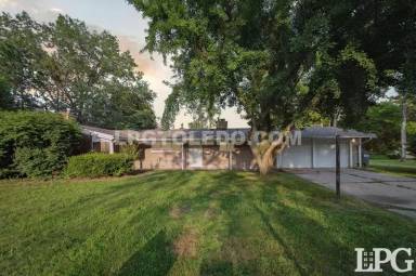 Main picture of 3116 W Lincolnshire Blvd