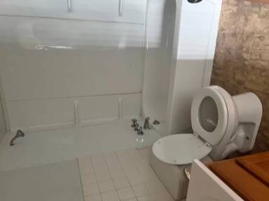 Main picture of 1718 C Ave NE