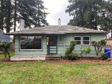 Main picture of 12050 NE Broadway