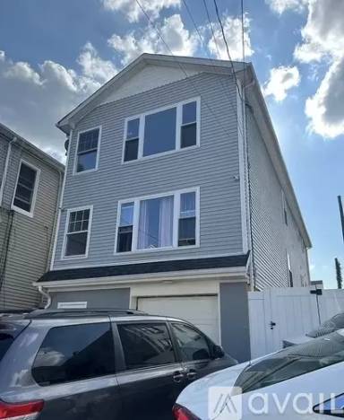 Main picture of 600 E 24th St