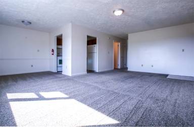 Main picture of 401 East Rd