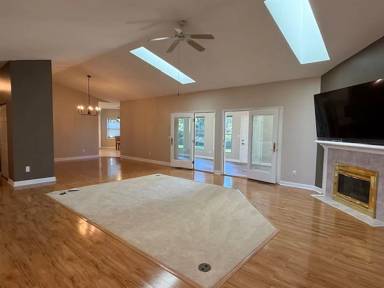 Main picture of 749 Christopher Dr