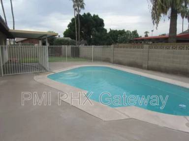 Main picture of 1306 E Fremont Dr
