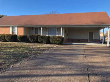 Main picture of 1393 W Main St