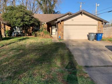 Main picture of 5520 S Quincy Ave