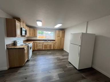 Main picture of 79916 HWY 99 N, Cottage Grove, OR 97424 - 3