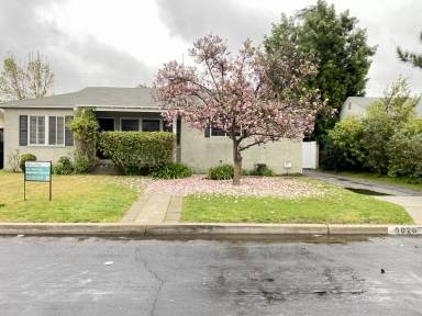 Main picture of 6026 Greenbush Ave