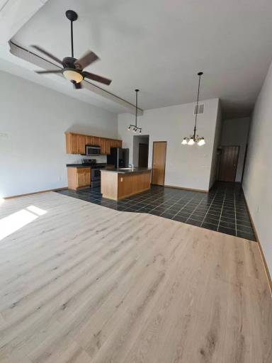 Main picture of 1008 Main St