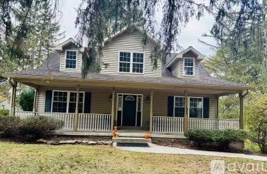 Main picture of 108 Girard Ave